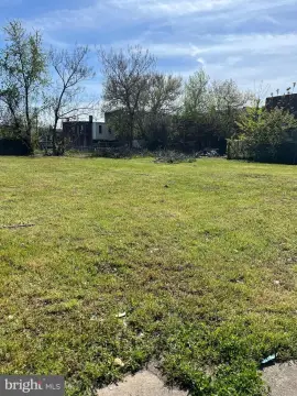 Land in Developing Philadelphia Neighborhood