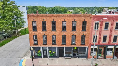 Mixed-Use Building with Apartment