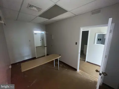 Professional Office Suites For Lease