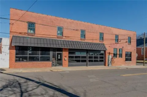 Versatile Industrial Building in Lexington