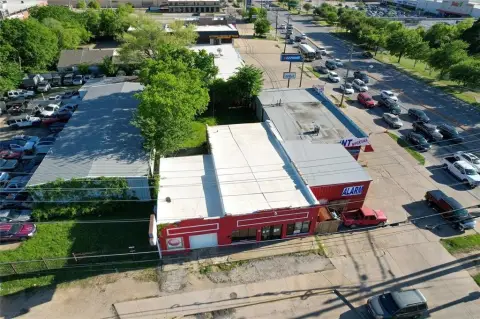 High Visibility Retail Opportunity