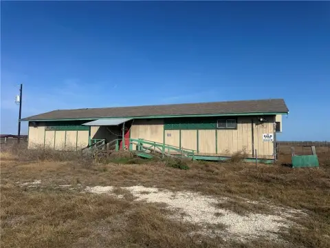 Highway Frontage Acreage in Bayside