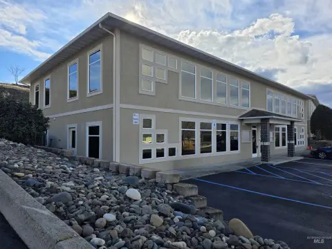 Modern Office Suite in Lewiston