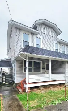 Johnstown Triplex in Ferndale District