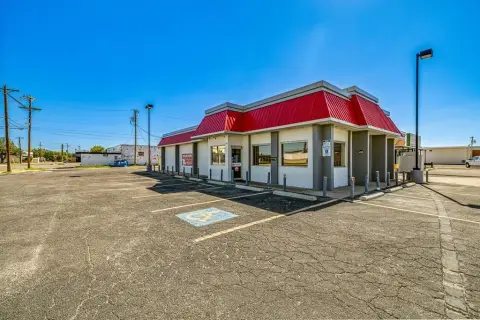 Restaurant Building on Corner Lot