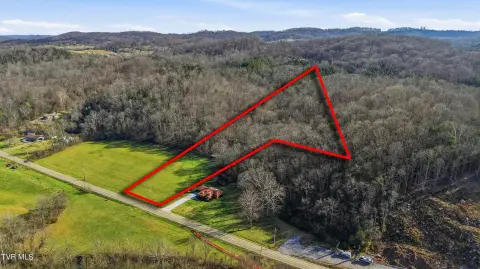 Kingsport Buildable Lot on Parkway