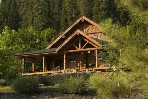 Riverfront Lodge in Kooskia, Idaho