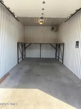Airport-Adjacent Storage Garage