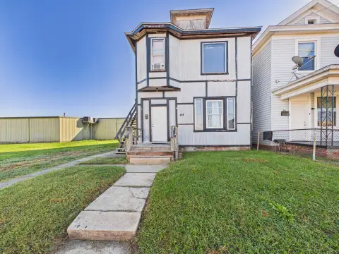 Two-Unit Duplex with Deck