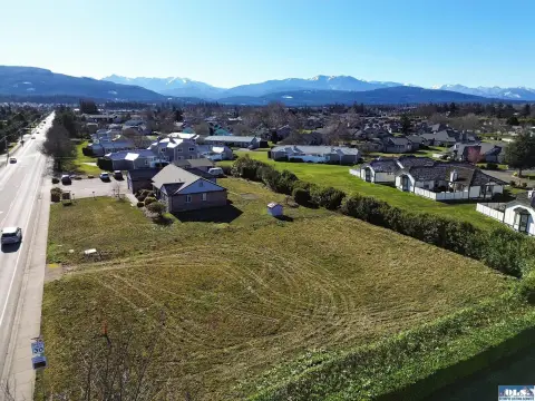 Sequim Land in Lifestyle District