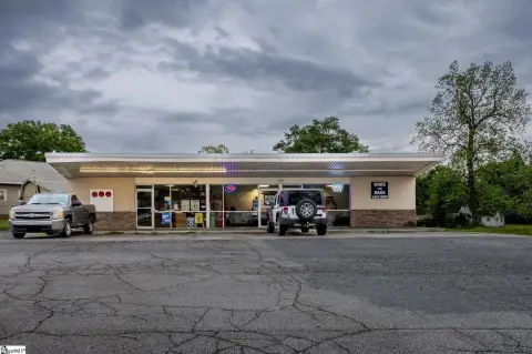 Retail Investment Opportunity in Clinton