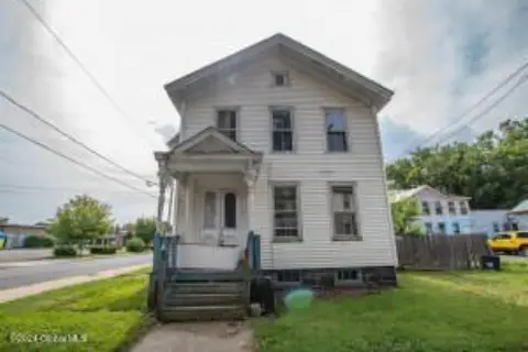 Gloversville Duplex: Investment Opportunity