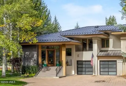 Golf Course Duplex with Mountain Living