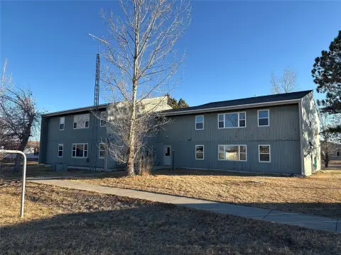 8-Unit Apartment Building