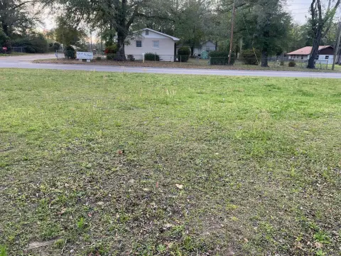 Vacant Lot in Crestview, FL