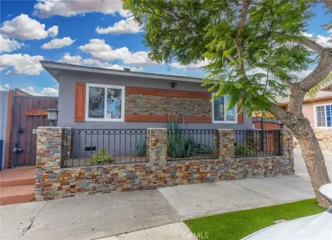 Hawthorne Triplex with Income Potential