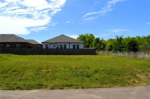 Residential Lot in Mabank, TX