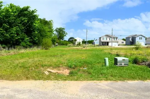 Residential Lot in Mabank, TX