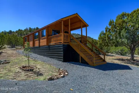 36-Acre Retreat in Howard Mesa