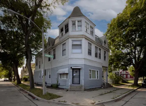 Renovated Triplex in Lindsay Heights