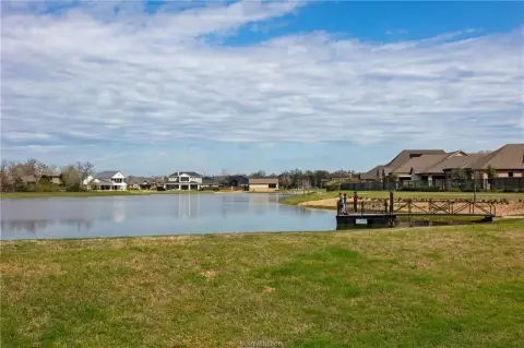 Waterfront Residential Lot Near Kyle Field