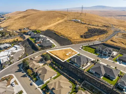 Residential Lot with Stunning Views