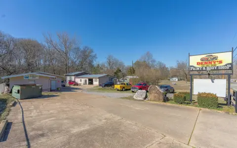 Highway Frontage Auto Shop Opportunity