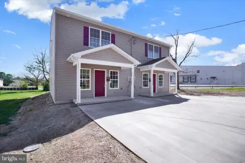 Newer Duplex in West Lebanon