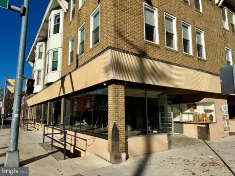 Downtown Lebanon Commercial Corner Unit