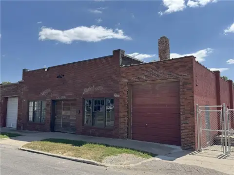 Commercial Space off Frederick Avenue