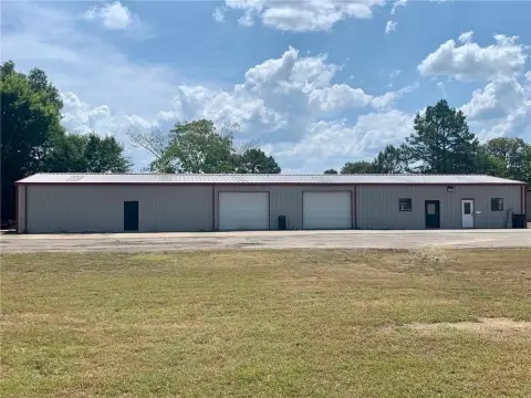 Flex Space Building with Garage Bays