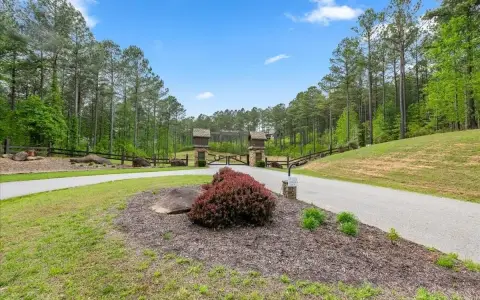 Lake Access Lot in Blairsville