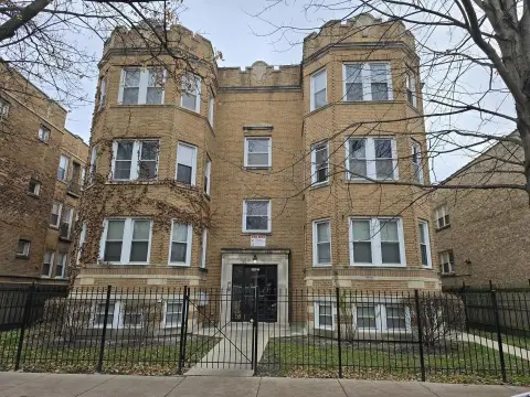 Chicago Multifamily Building Near Devon