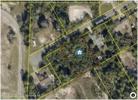 Spacious Lot Near Weeki Wachee