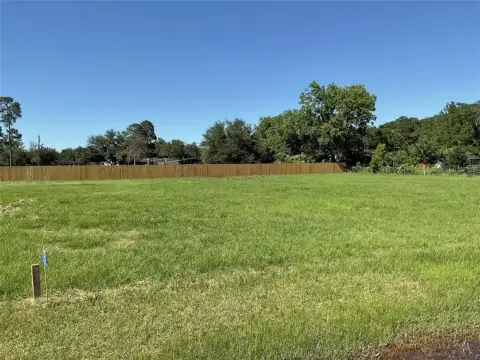 Level Lot in Krugerville, TX