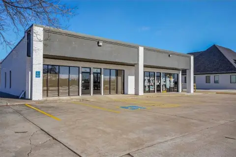 Choctaw Office Building For Sale