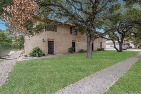 Updated Fourplex in Glen Oaks