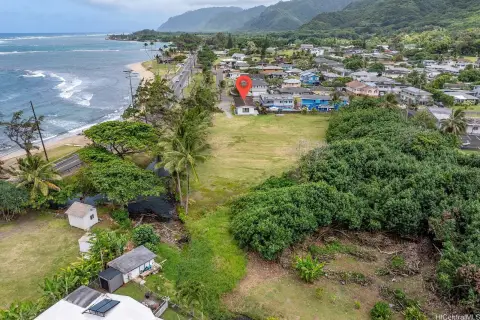 Hauula Duplex Near the Ocean