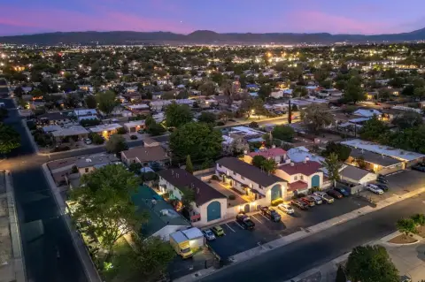 12-Unit Townhome-Style Apartment Compound