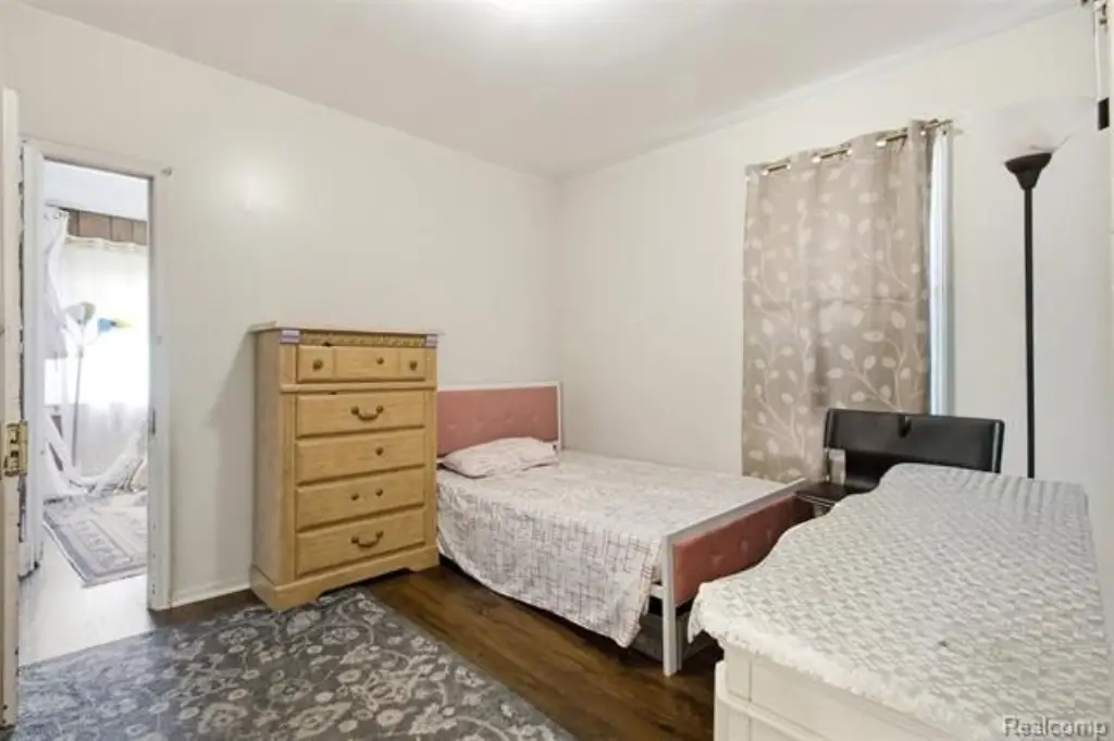 Picture 8