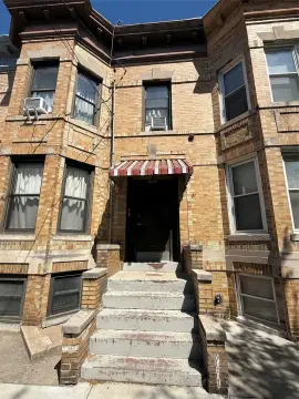Ridgewood Duplex with Two Apartments