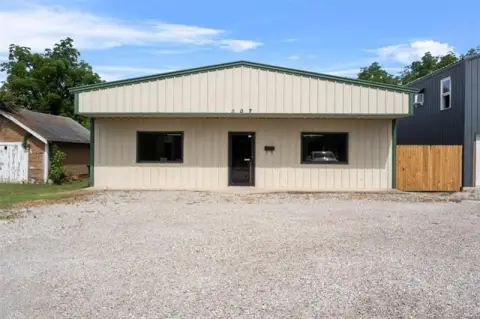 Highway Frontage Commercial Building