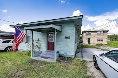 Triplex with Two-Story Duplex