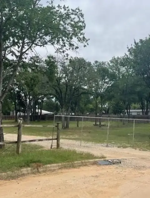 Expansive Land in Mansfield, Texas