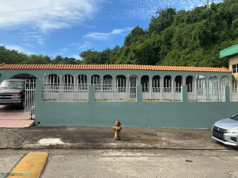 Flexible Office Unit With Private Offices