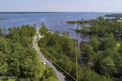 Waterfront Homesite on Cabin Creek