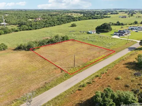 Floresville Land: Build Your Dream