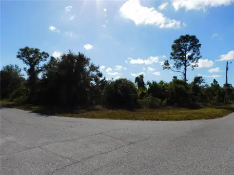 Corner Lot in Port Charlotte