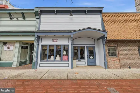 Retail Property in Historic Downtown