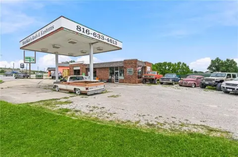 Automotive Shop with Tall Bay